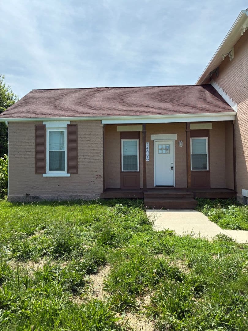 Lorain Apartment: 2400 Oberlin Ave,