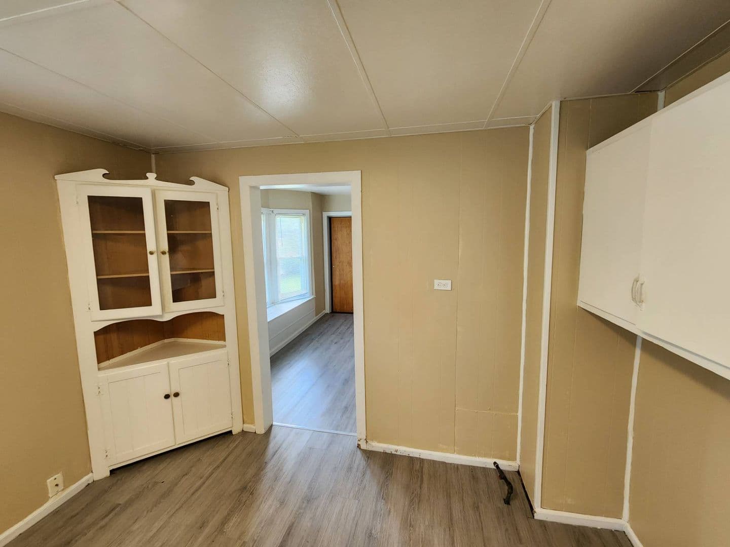 Cleveland Apartment: 3448 E 69th St