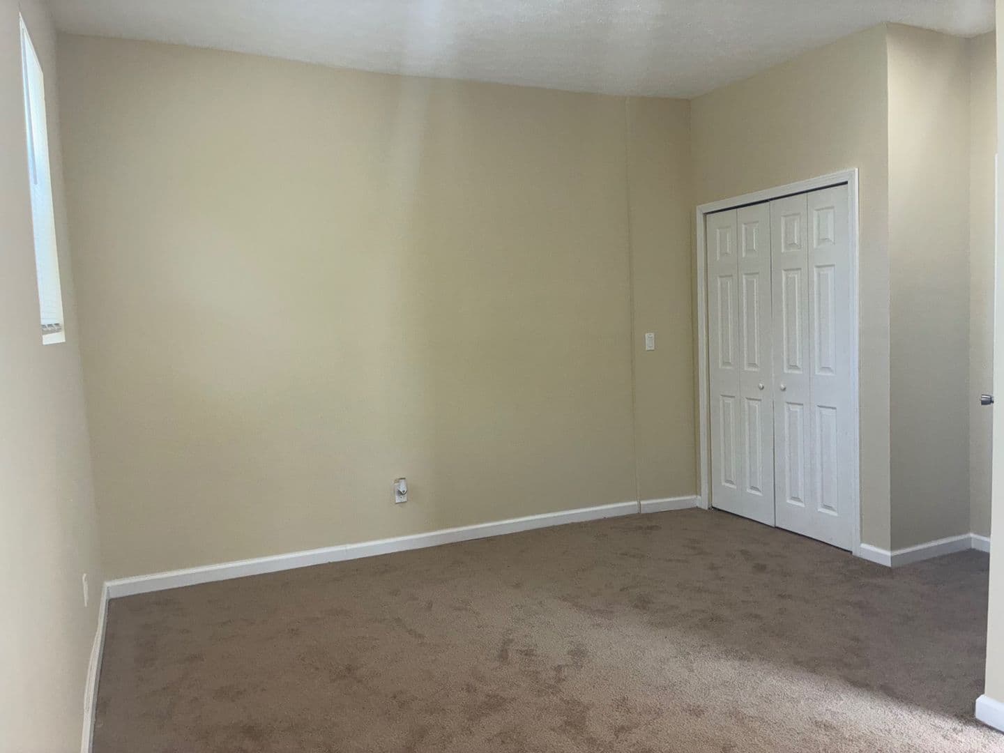 Lorain Apartment: 2400 Oberlin Ave,