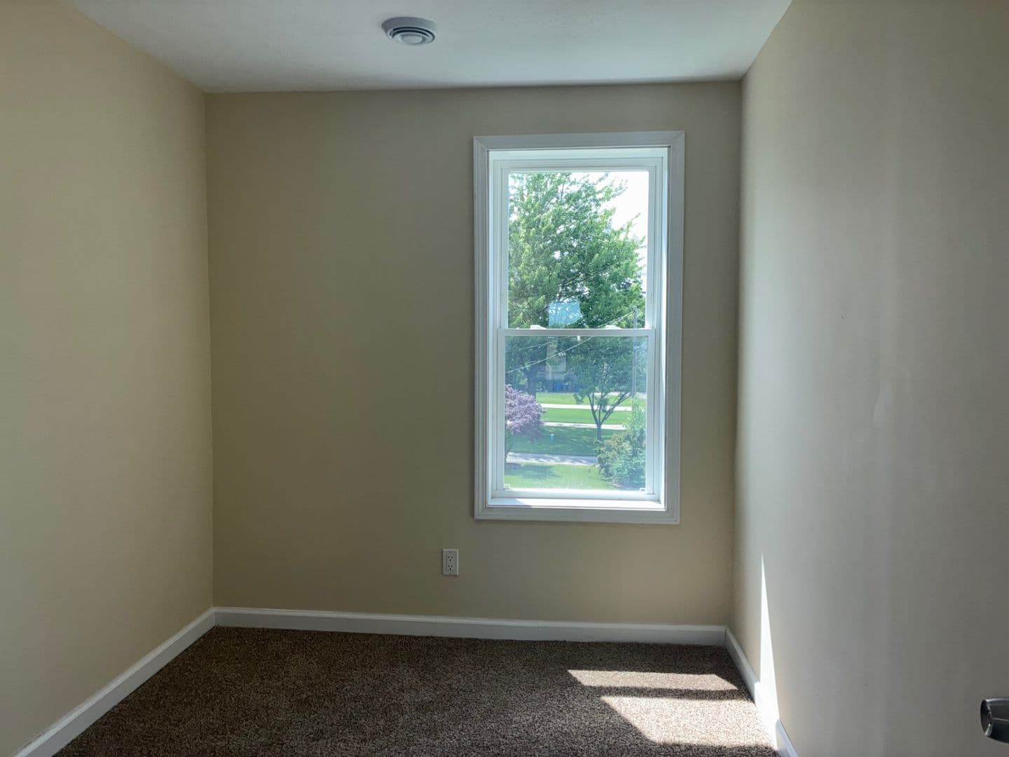 Lorain Apartment: 2400 Oberlin Ave,
