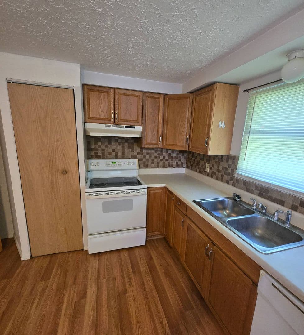 Canton Apartment: 5083 -5085 Quincy St NW