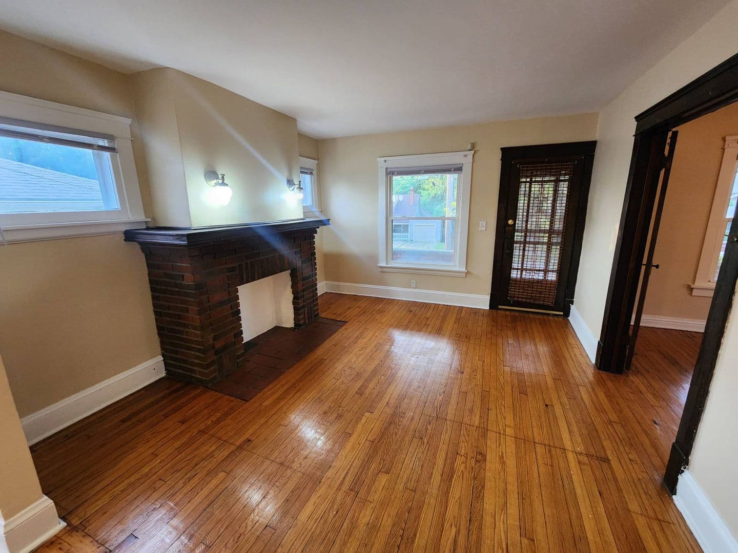 Bedford Apartment: 106 W Grace St. Bedford, OH, 44146