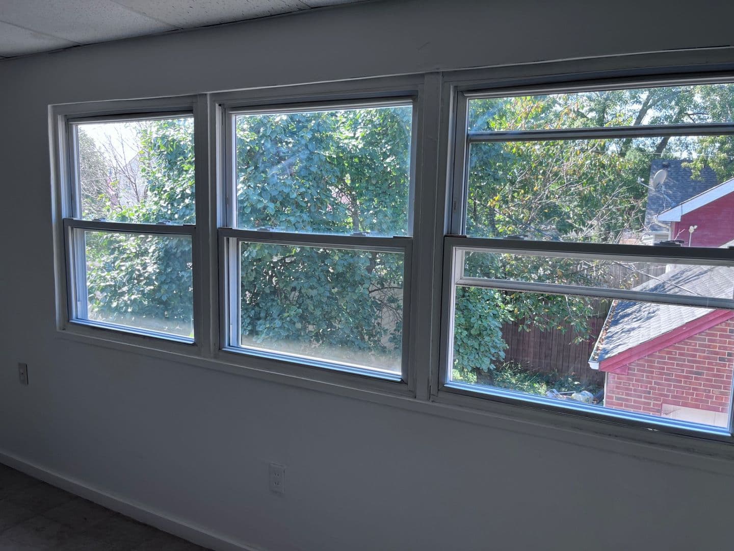 Cleveland Apartment: 3666 W 117th St