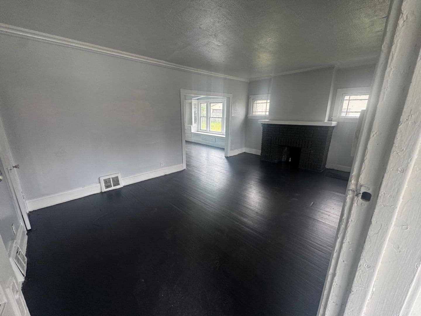 Garfield Heights Apartment: 13302 Cranwood DR
