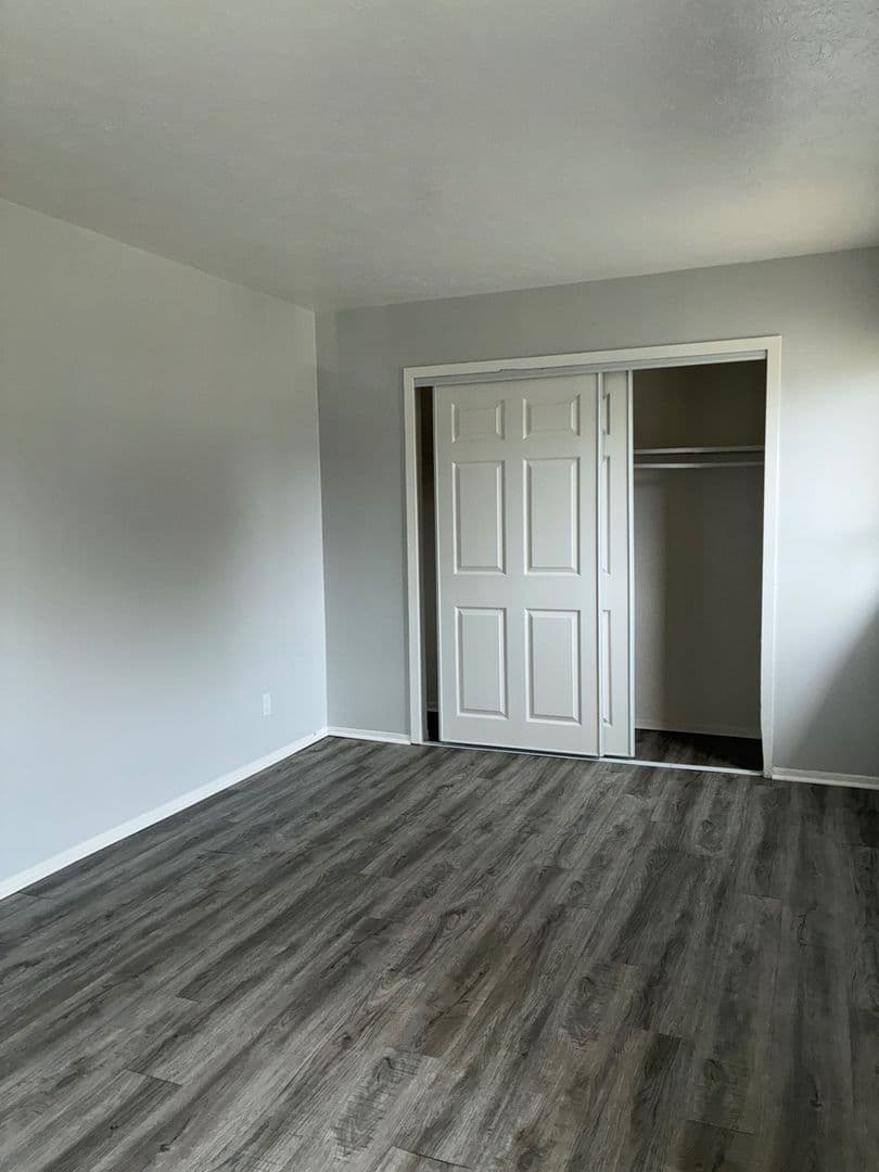Lorain Apartment: 1545 Fillmore Ave