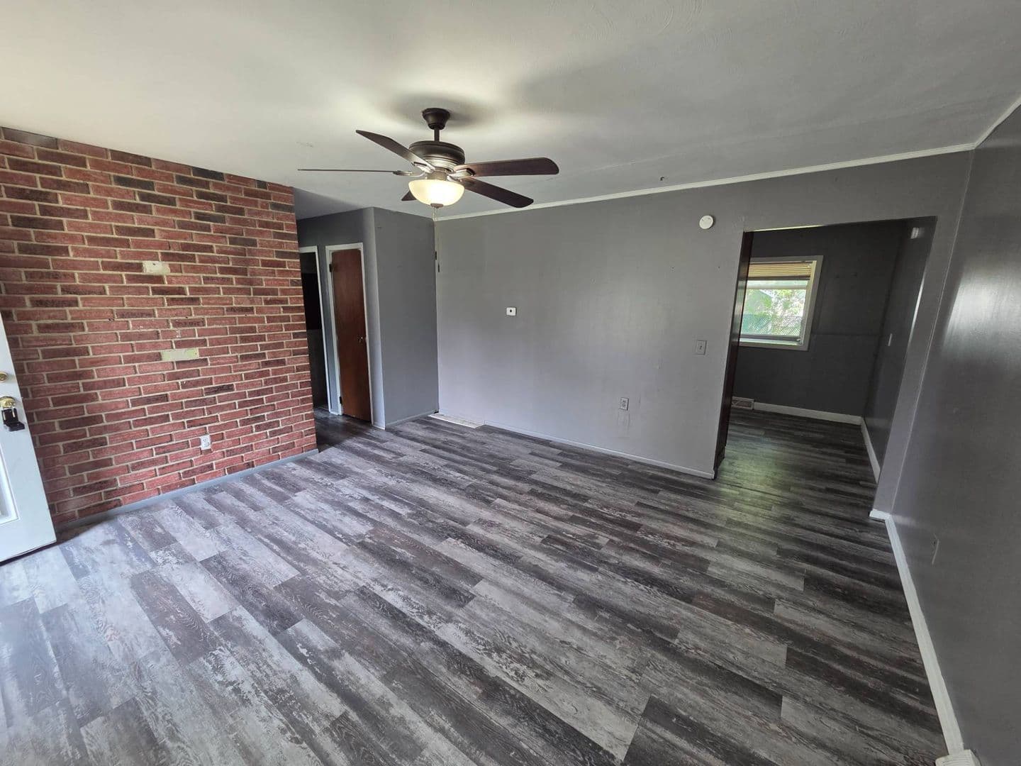 LORAIN House: 2401 EASTLAWN ST