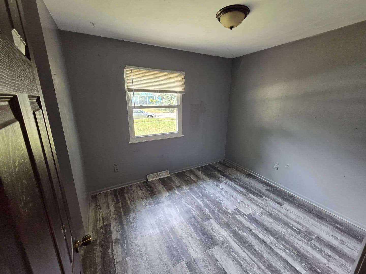 LORAIN House: 2401 EASTLAWN ST