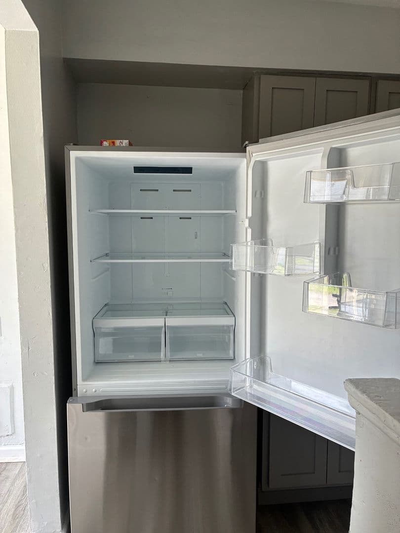 Lorain Apartment: 1545 Fillmore Ave
