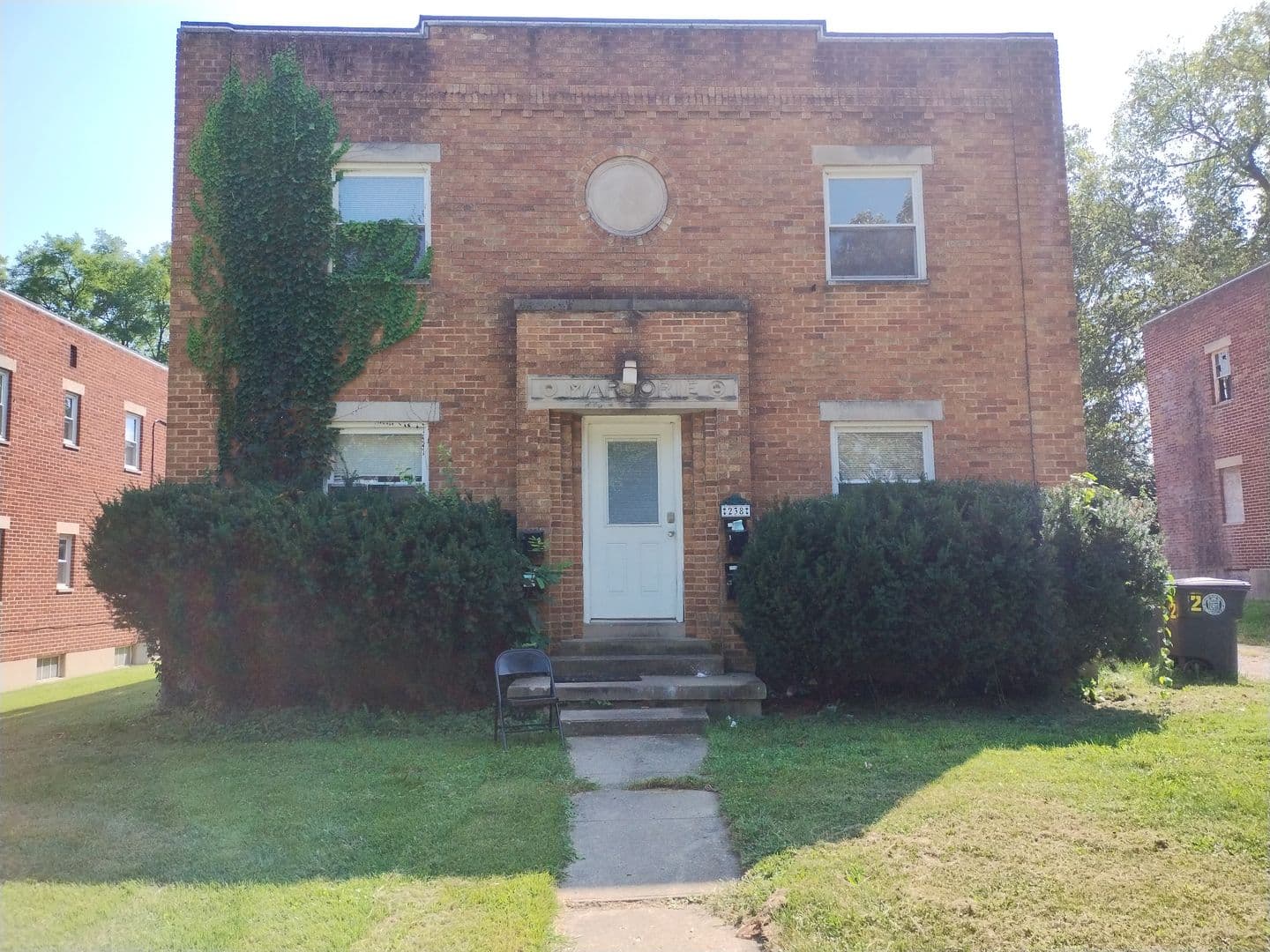 Dayton Apartment: 238 E Beechwood Ave