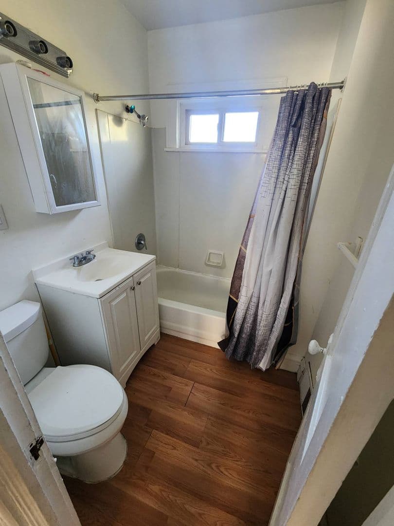 Cleveland Apartment: 13617 Glenside Rd