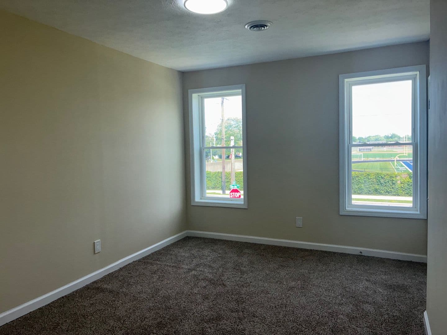 Lorain Apartment: 2400 Oberlin Ave,