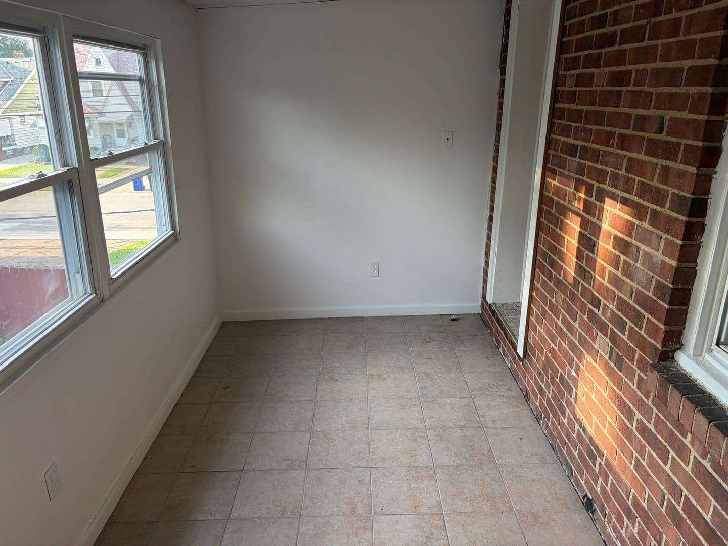 Cleveland Apartment: 3666 W 117th St