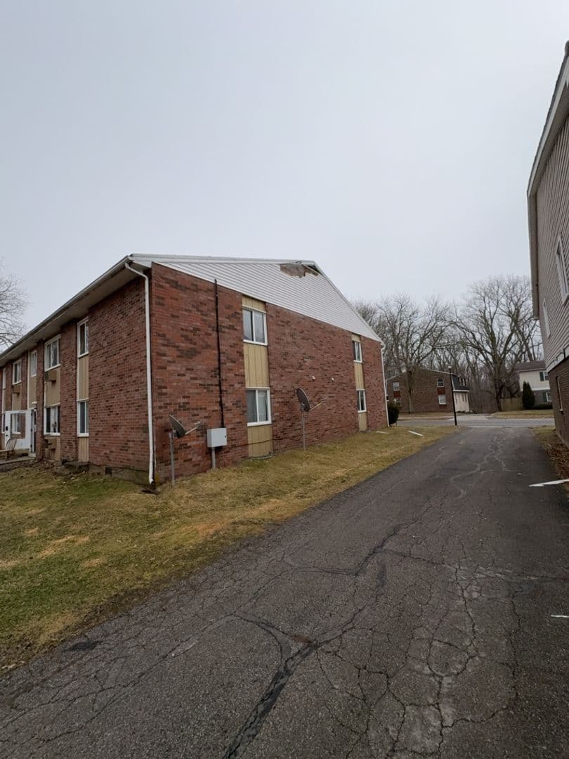 Toledo Apartment: 1540 Brooke Park Dr