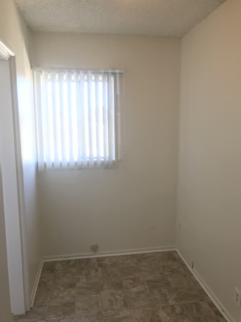Hawthorne Apartment: 11526 Inglewood Ave