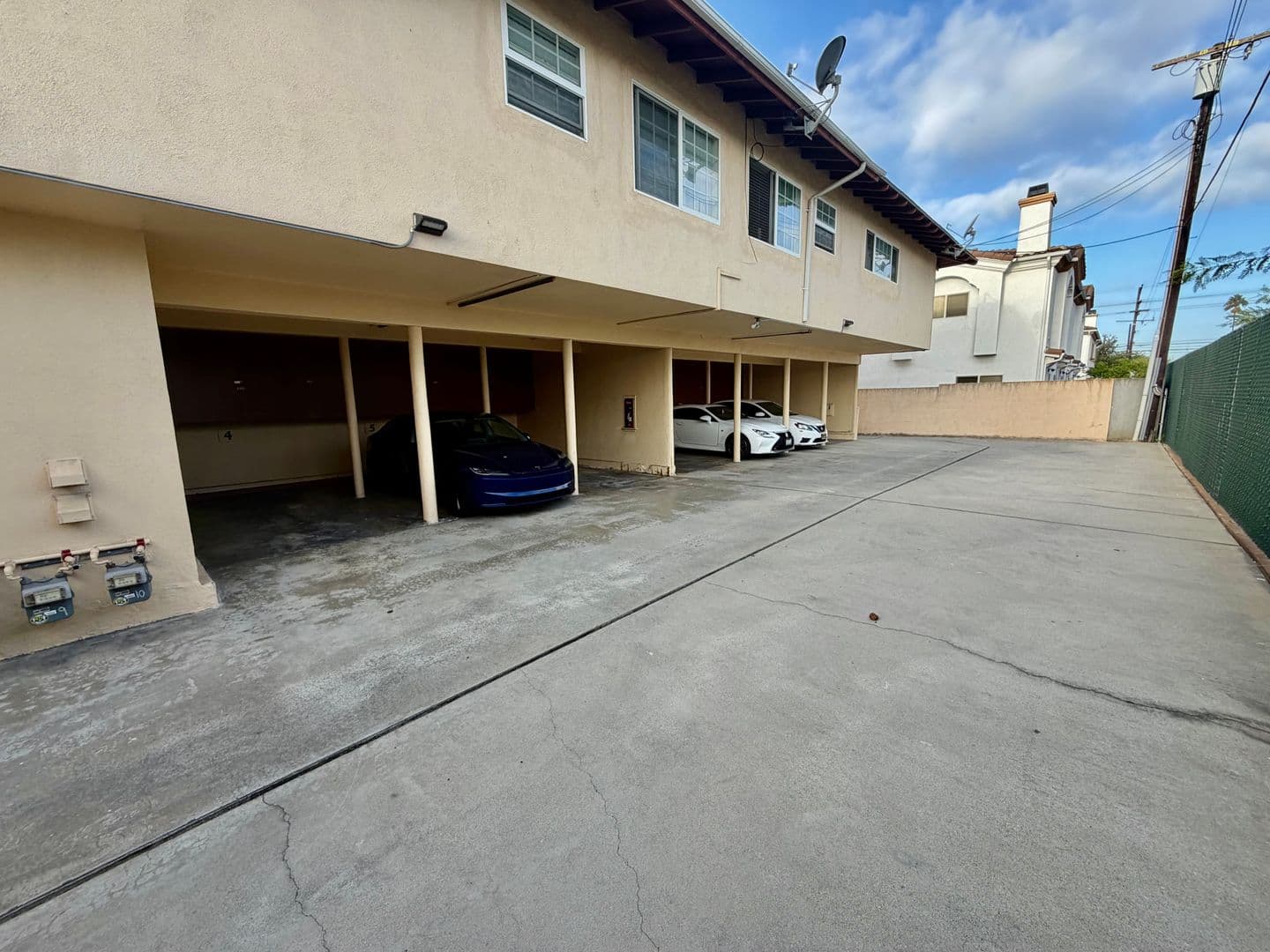 Gardena Apartment: 2125 W 157th St