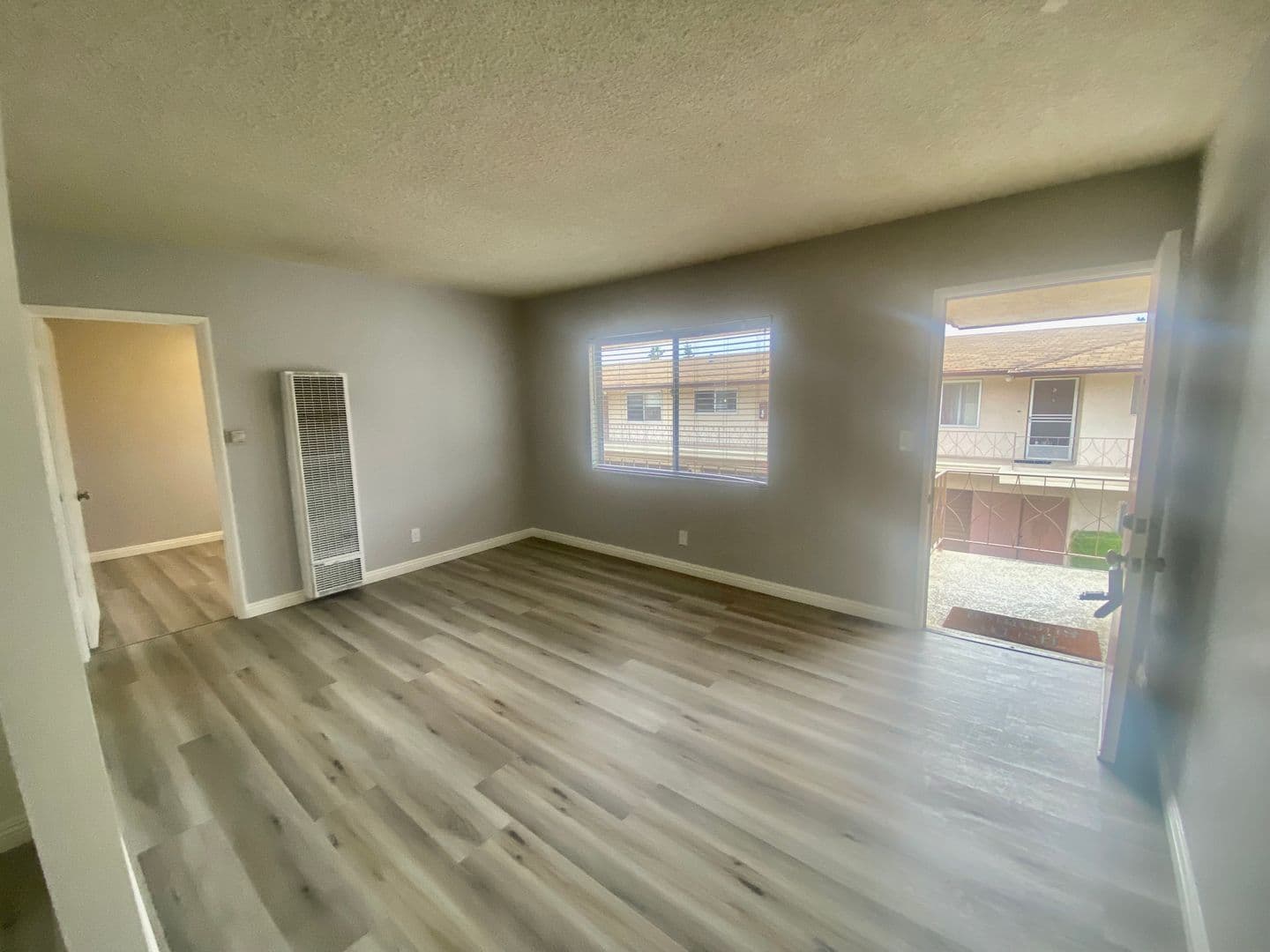 Redondo Beach Apartment: 2520-2522 Mathews Ave.