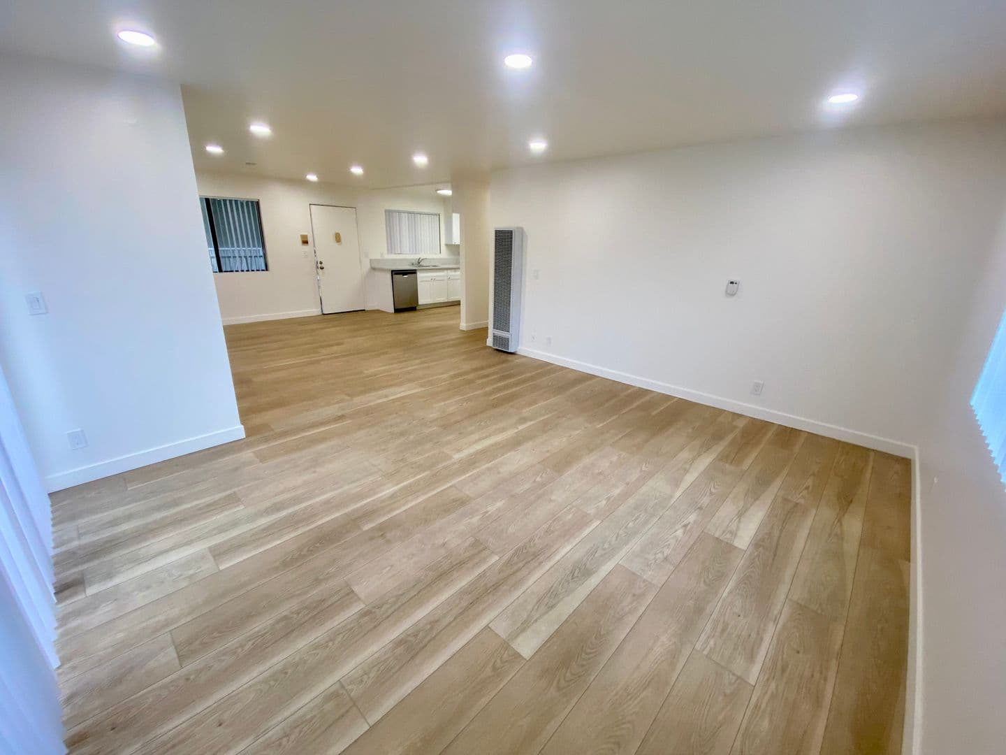 Torrance Apartment: 1652 W. 204th Street