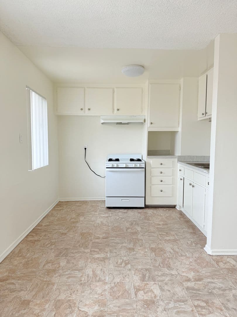 Torrance Apartment: 3455 Emerald Street