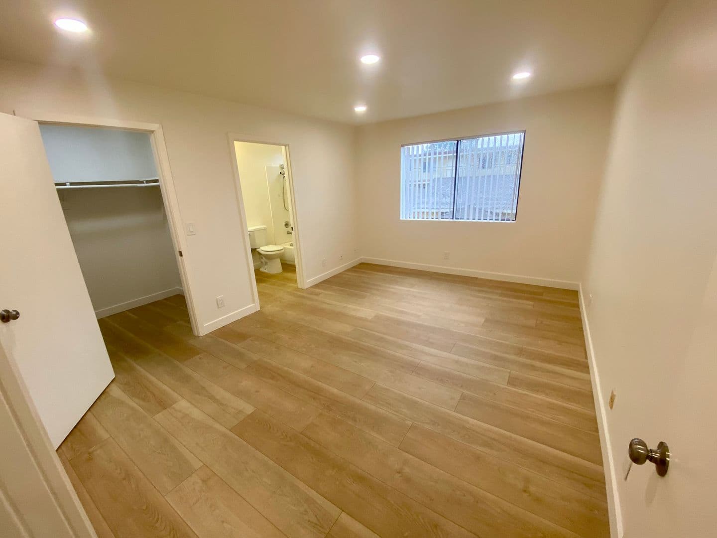 Torrance Apartment: 1652 W. 204th Street