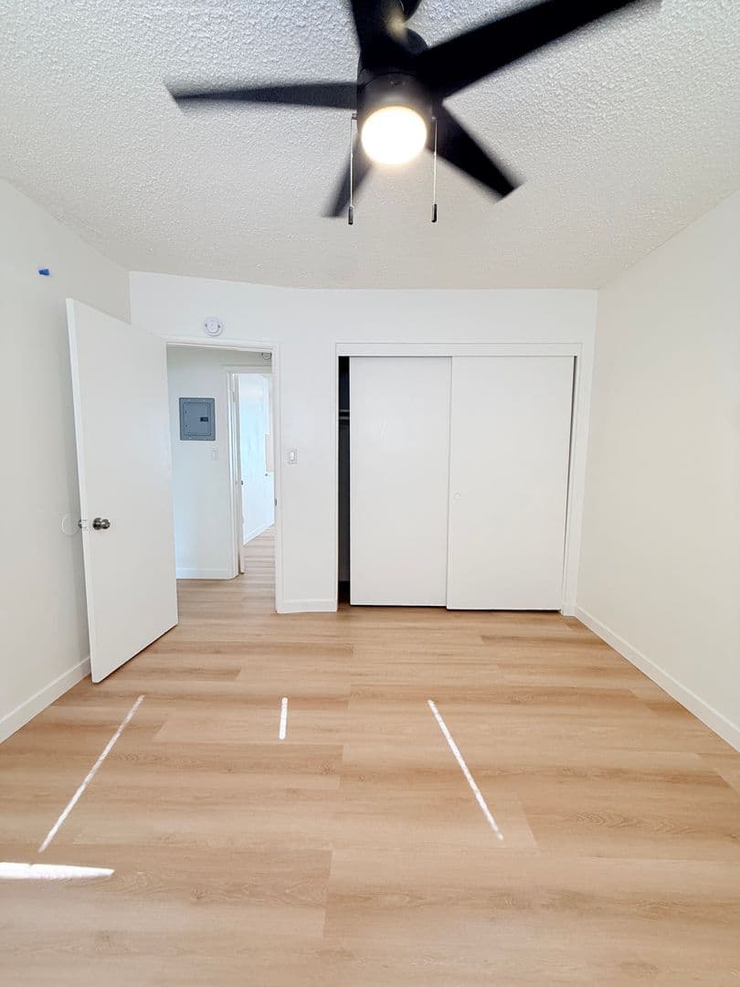 Redondo Beach Apartment: 305 N. Broadway