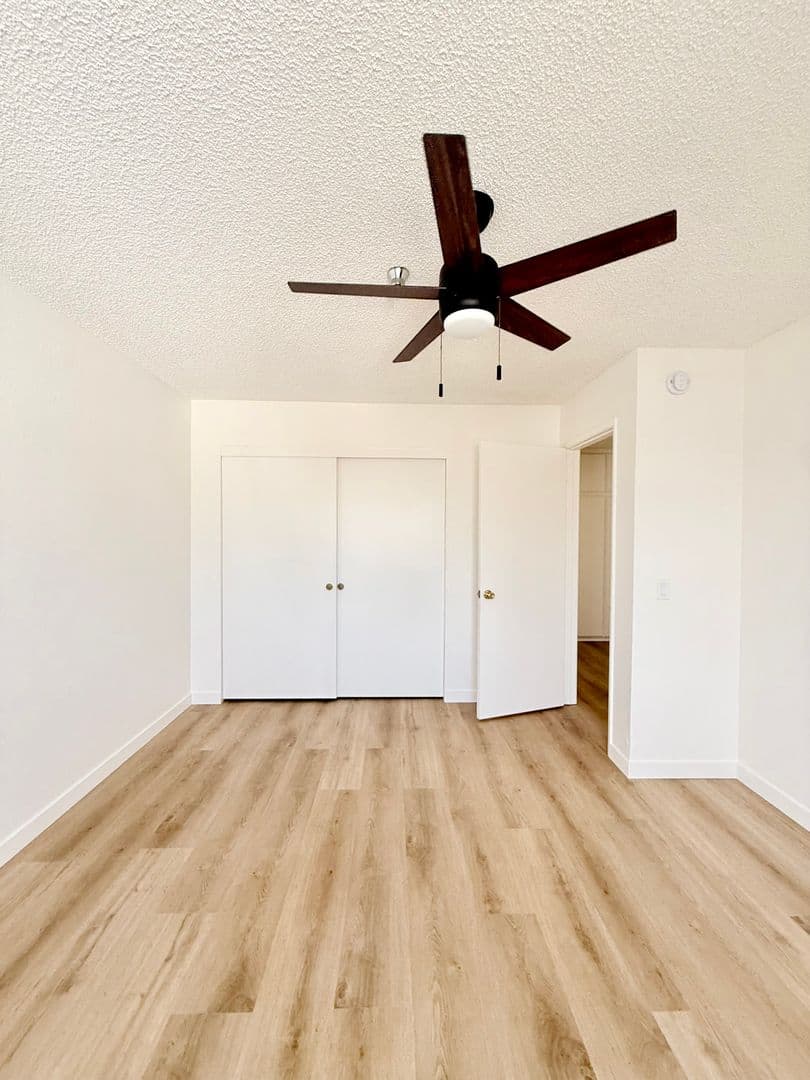 Hawthorne Apartment: 12516 Cranbrook Ave.