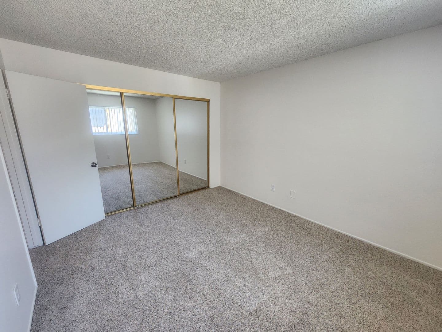 Redondo Beach Apartment: 1219 Amethyst St  #A-D