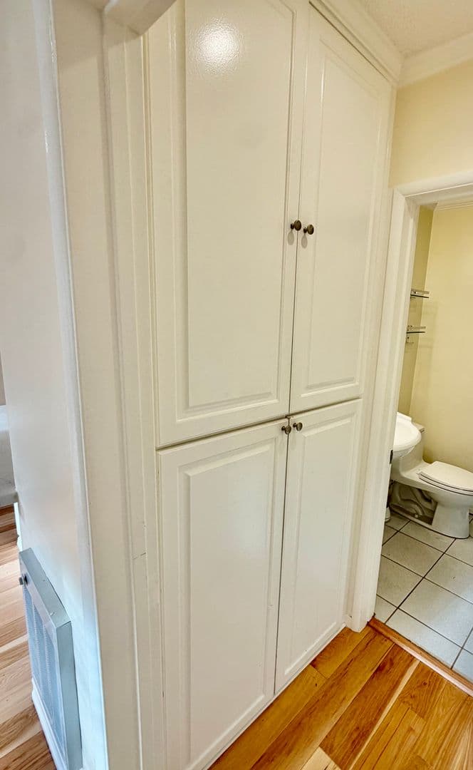 Gardena Apartment: 2125 W 157th St