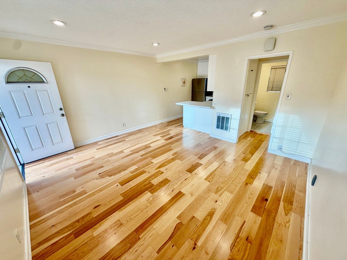 Gardena Apartment: 2125 W 157th St