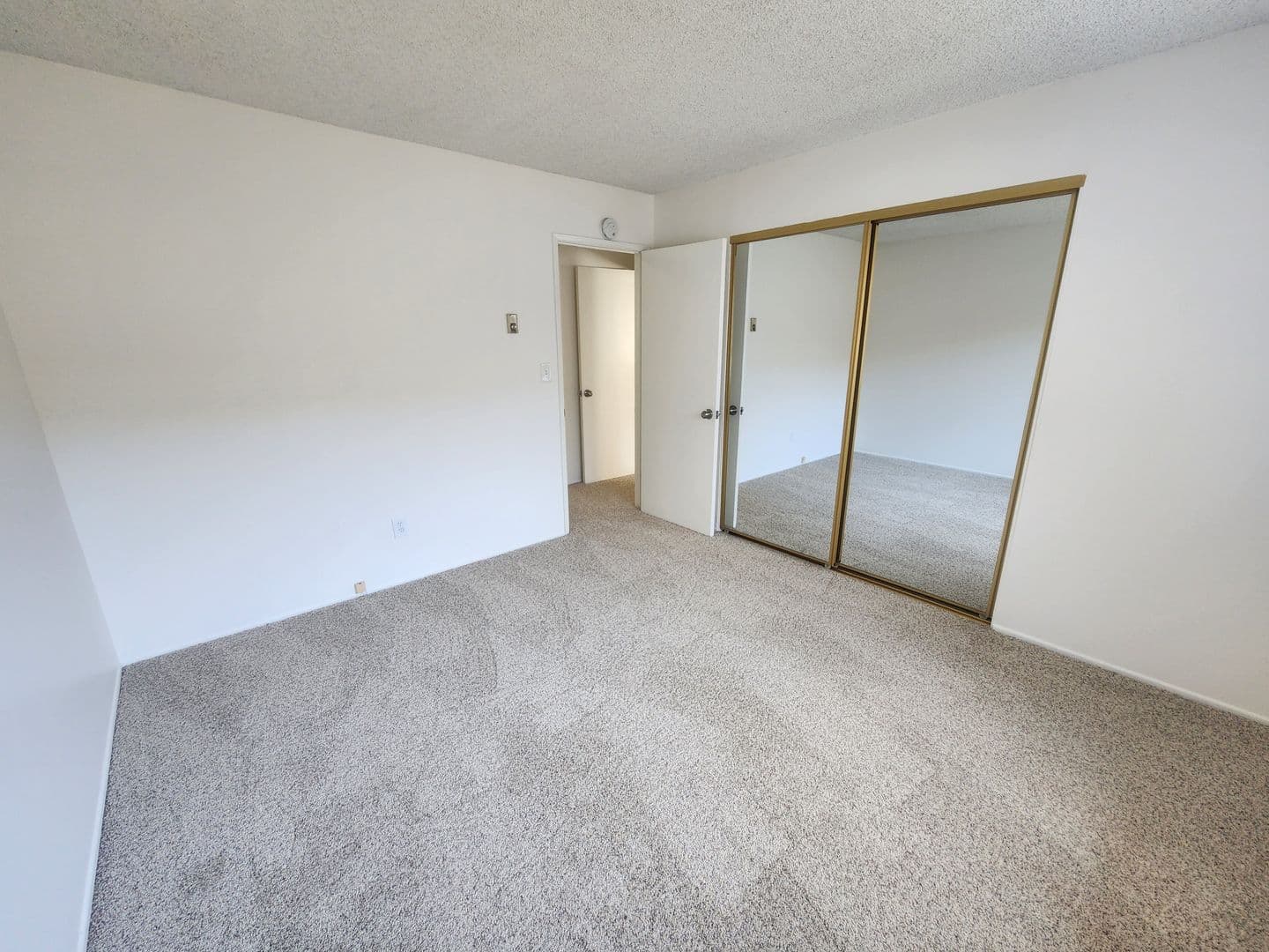Redondo Beach Apartment: 1219 Amethyst St  #A-D