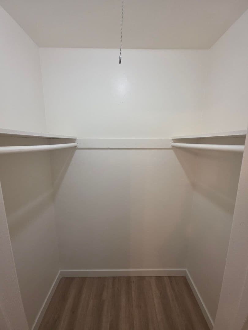 Hawthorne Apartment: 11518 Inglewood Ave