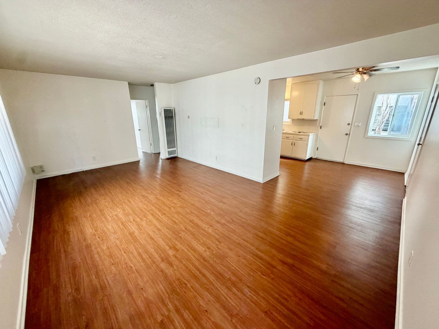Hermosa Beach Apartment: 304-306 Culper Ct.