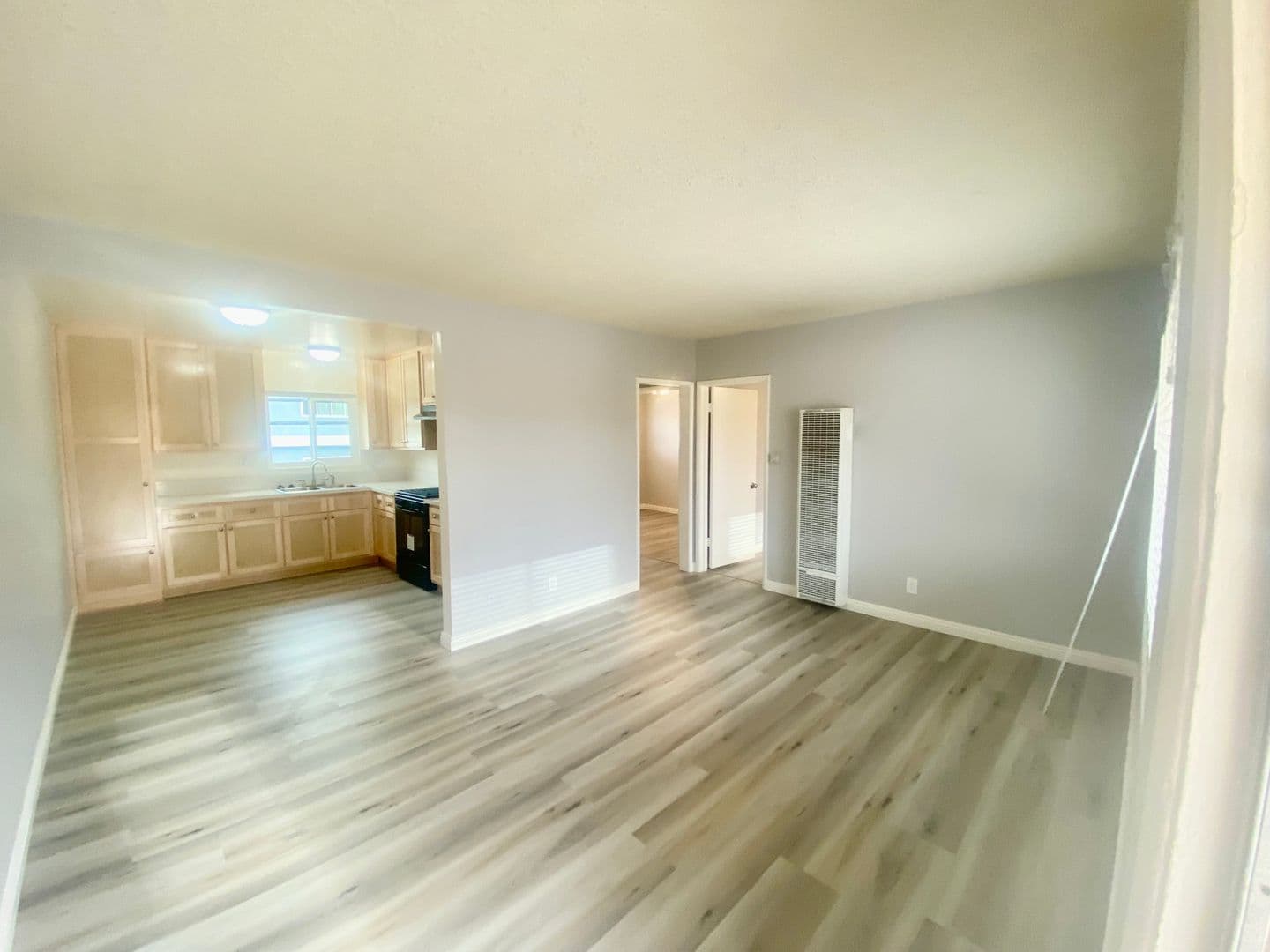 Redondo Beach Apartment: 2520-2522 Mathews Ave.