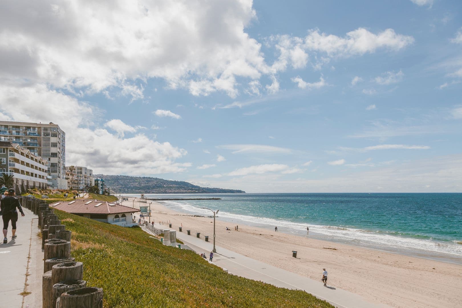 Redondo Beach Apartment: 2520-2522 Mathews Ave.