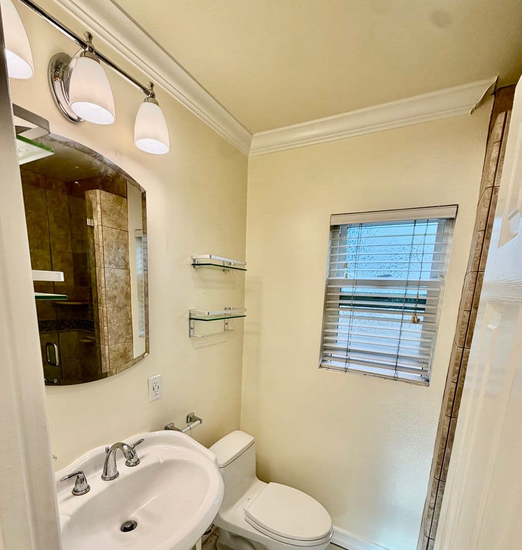 Gardena Apartment: 2125 W 157th St