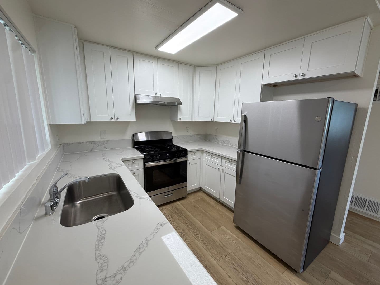 Torrance Apartment: 1652 W. 204th Street