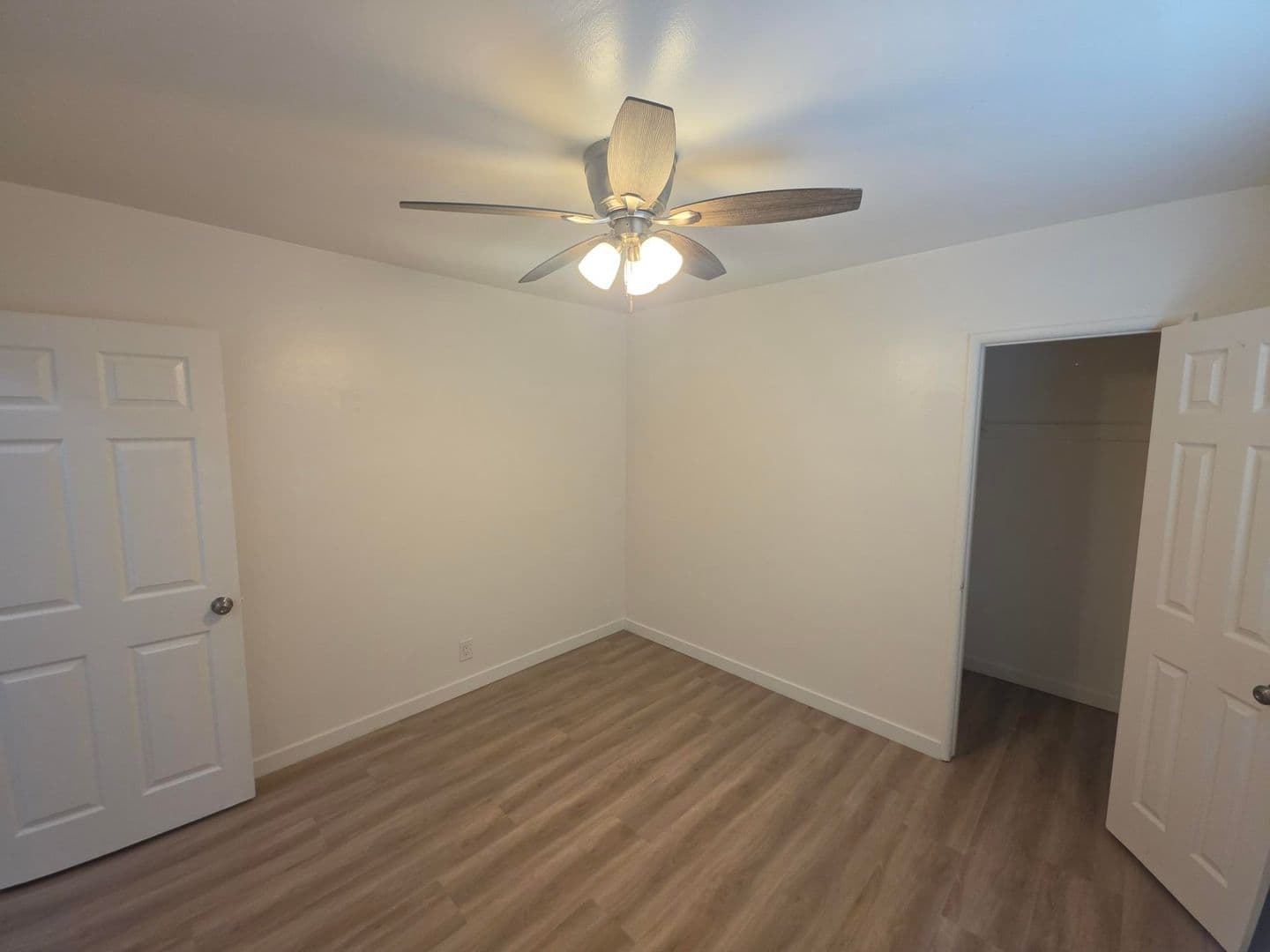 Hawthorne Apartment: 11518 Inglewood Ave
