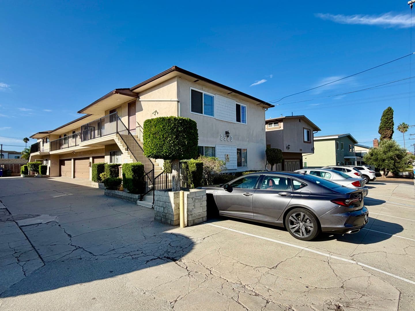 Redondo Beach Apartment: 2520-2522 Mathews Ave.