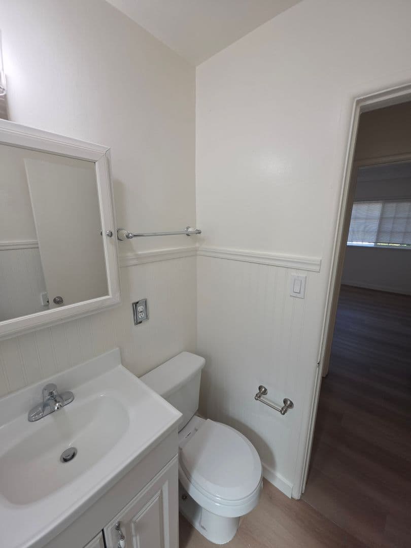 Redondo  Beach Apartment: 2016 Speyer Lane