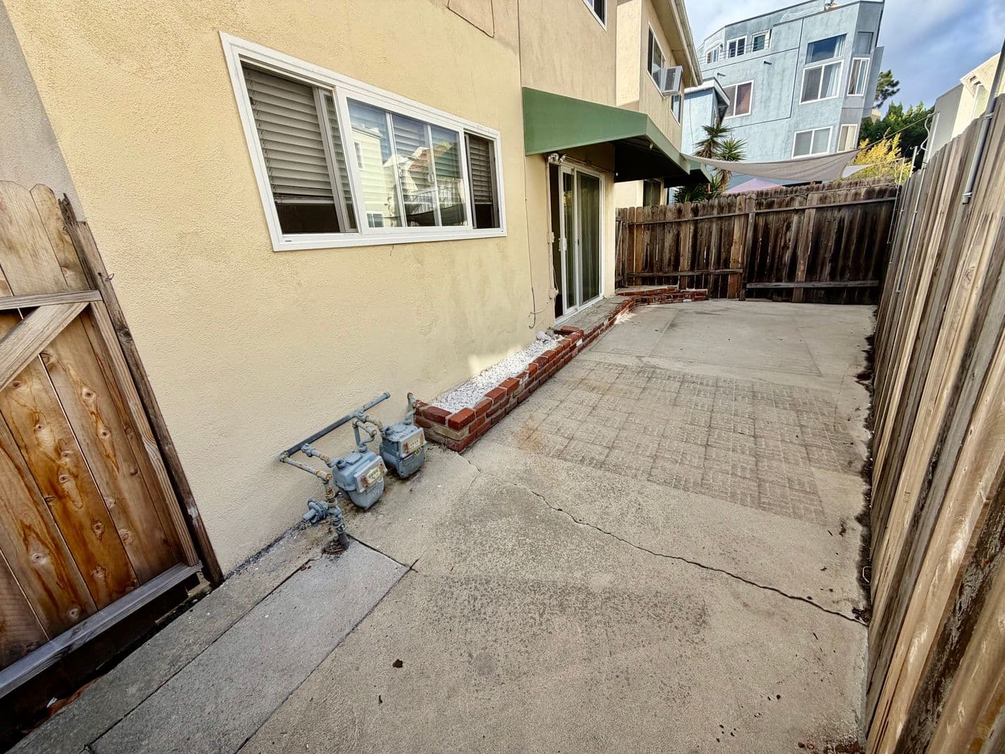 Hermosa Beach Apartment: 304-306 Culper Ct.