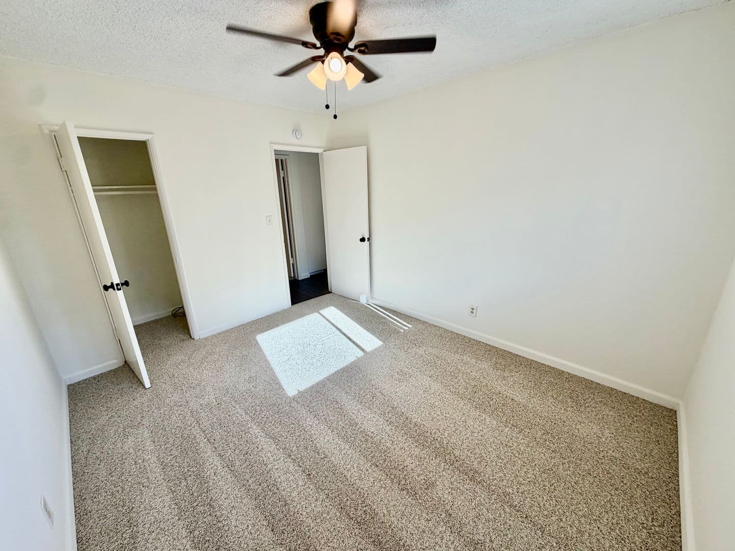 Redondo Beach Apartment: 2520-2522 Mathews Ave.