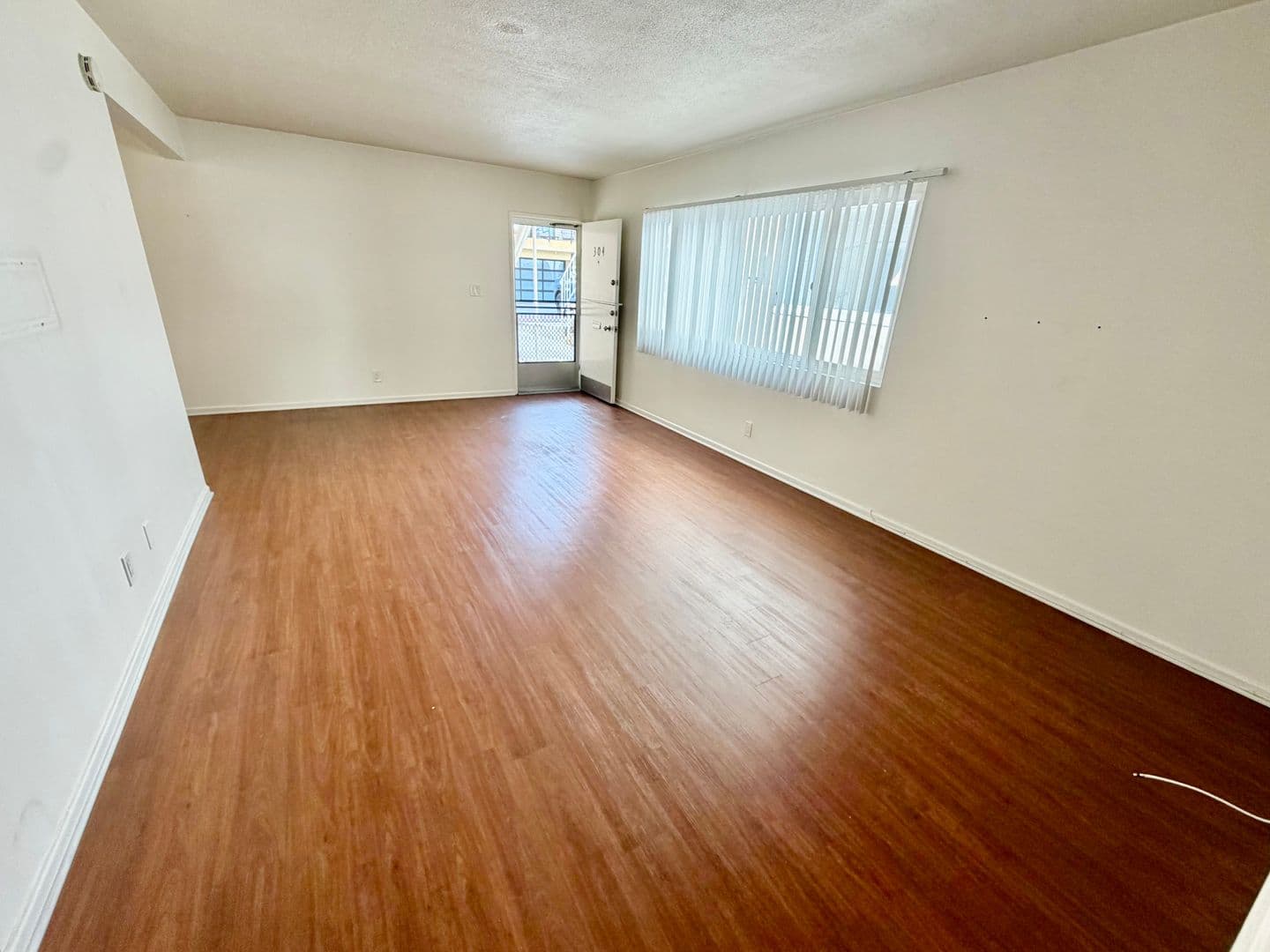 Hermosa Beach Apartment: 304-306 Culper Ct.