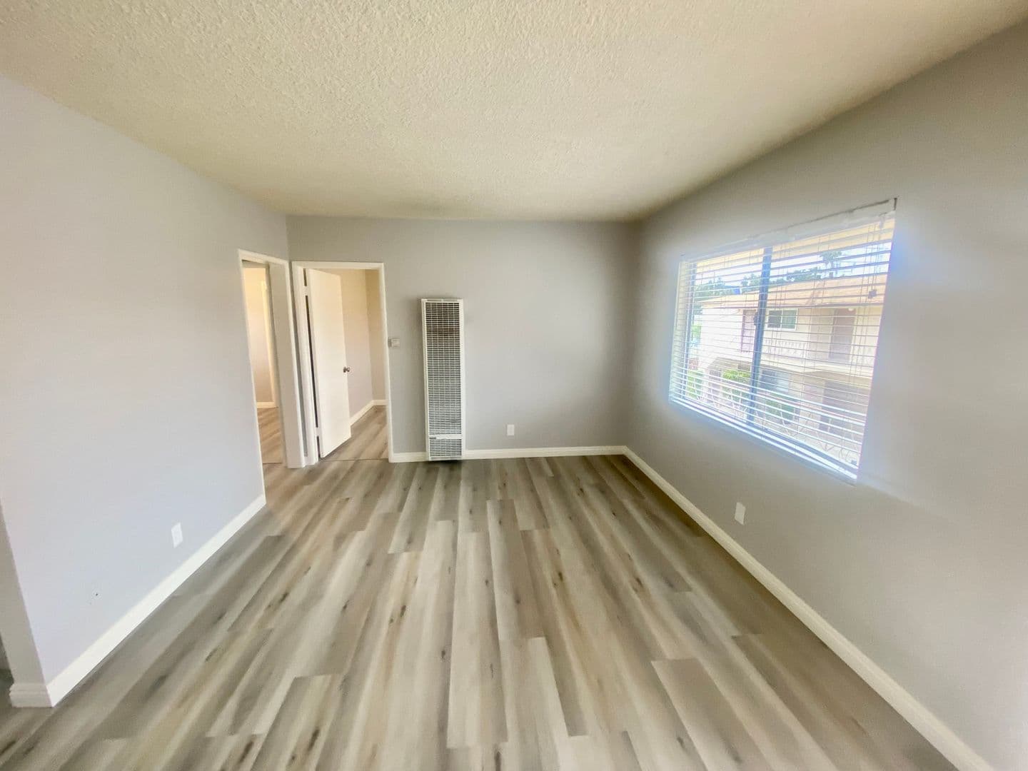Redondo Beach Apartment: 2520-2522 Mathews Ave.