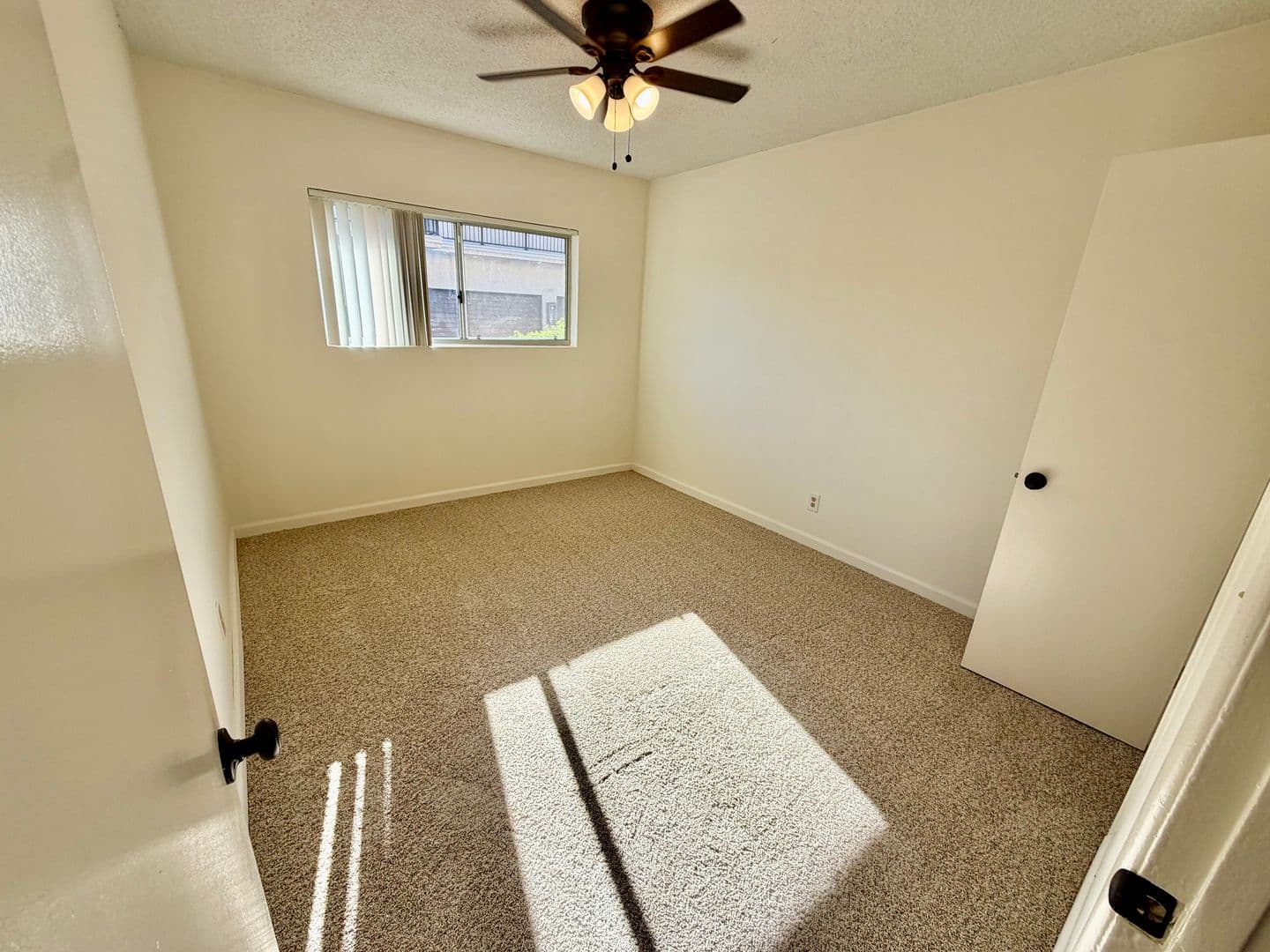 Redondo Beach Apartment: 2520-2522 Mathews Ave.