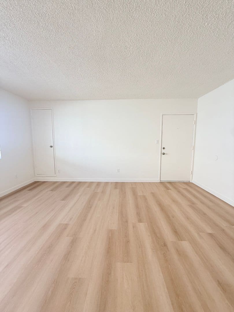 Redondo Beach Apartment: 305 N. Broadway
