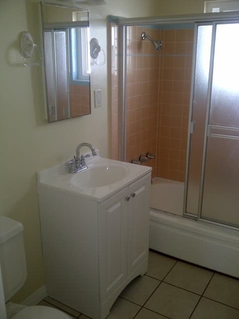 San Pedro Apartment: 570-574 W. 18th Street