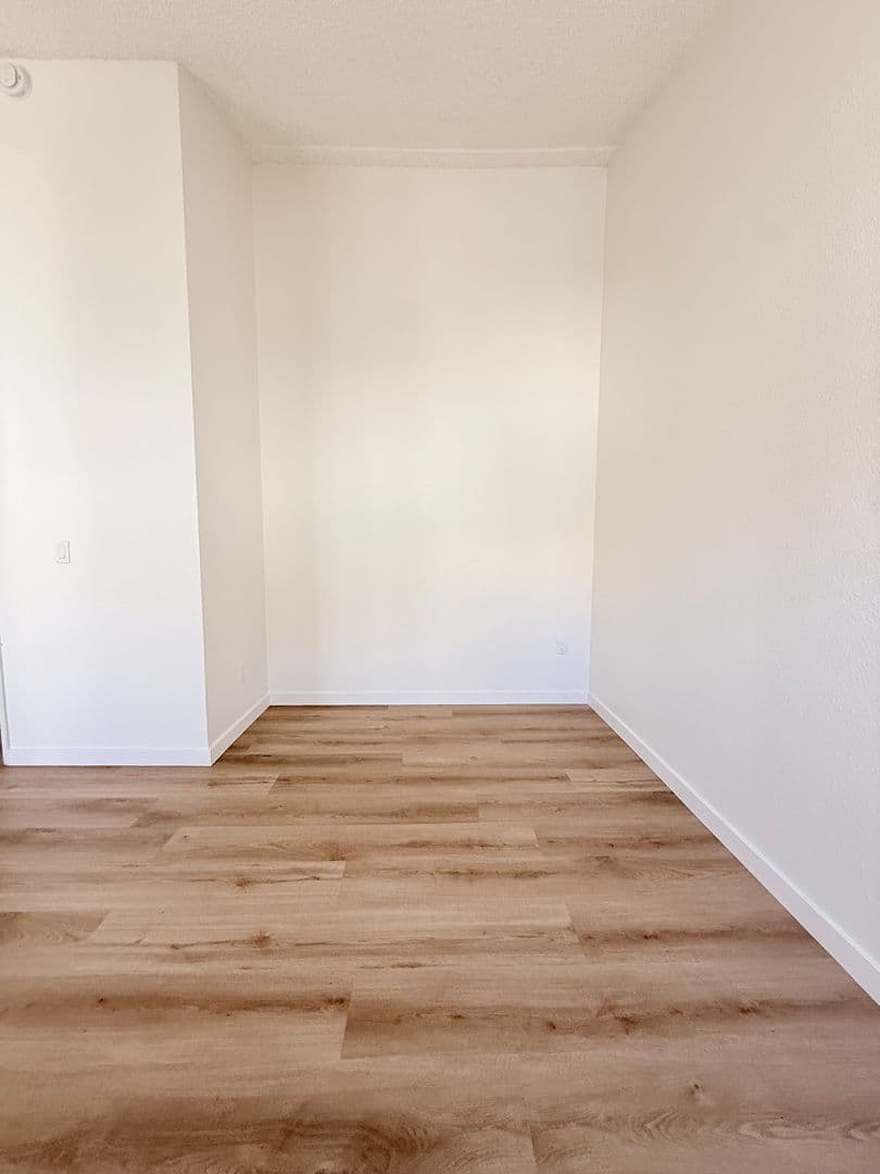 Inglewood Apartment: 415 N. Exton Avenue