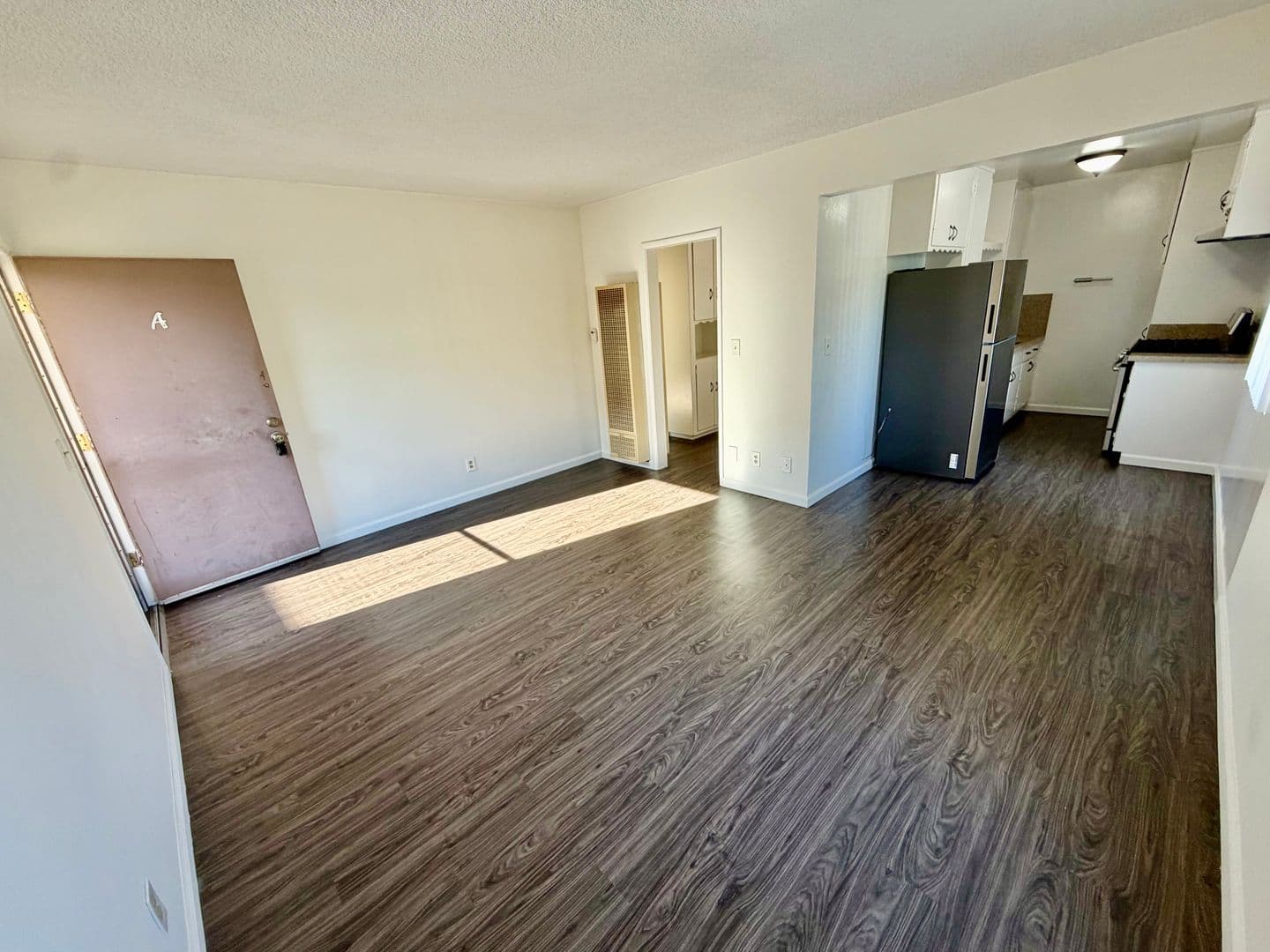 Redondo Beach Apartment: 2520-2522 Mathews Ave.