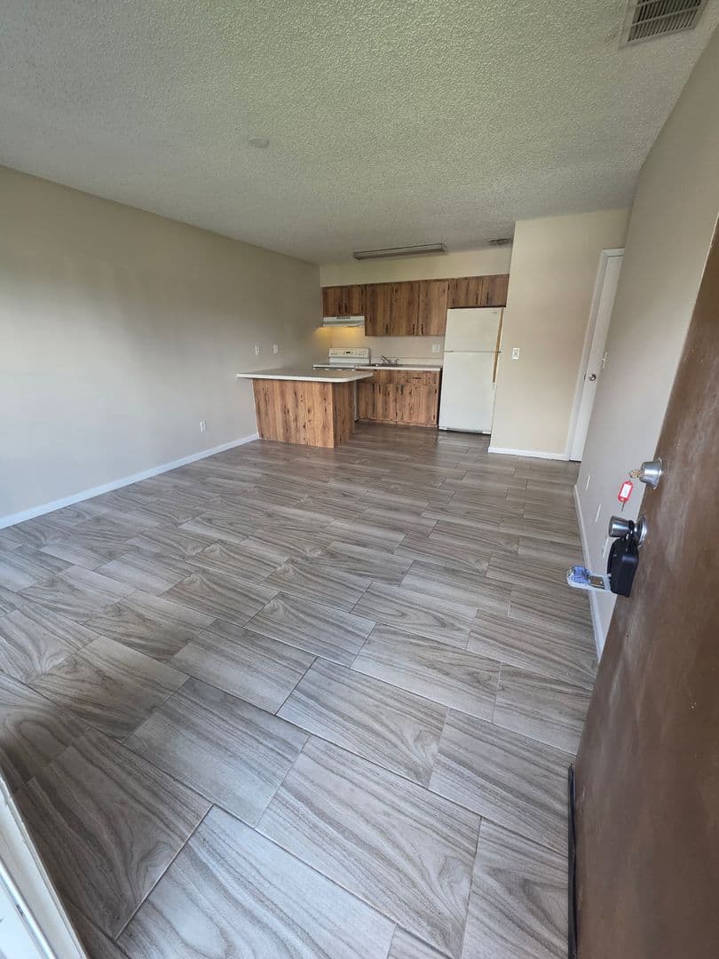 Ocala Apartment: 5111 SE 29th St.