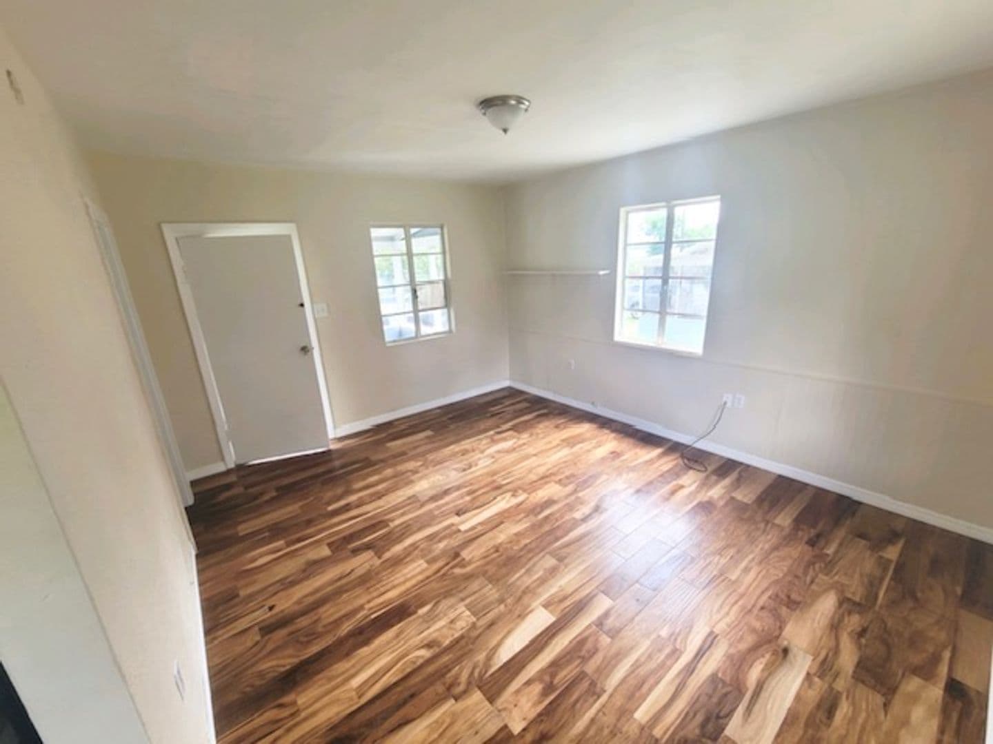 Leesburg Apartment: 1414 North Lakeview Avenue