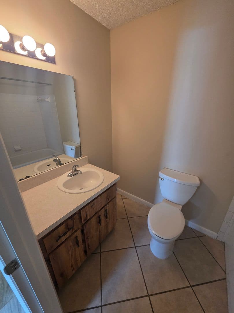 Ocala Apartment: 5111 SE 29th St.